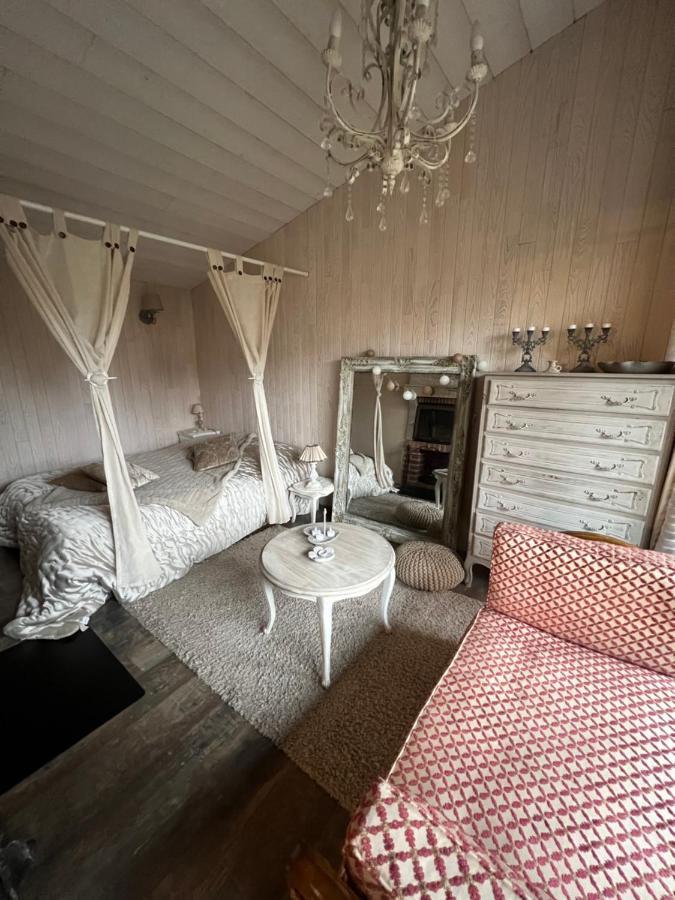 La Maisonnette De Cancan Mont-pres-Chambord Luaran gambar